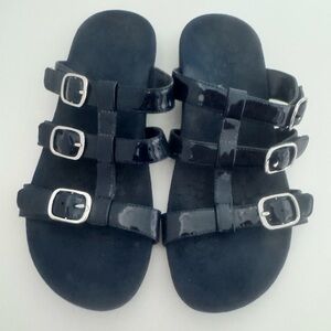 Vionic Misa Sandals in Navy Patent with Adjustable Straps Size 10 WIDE